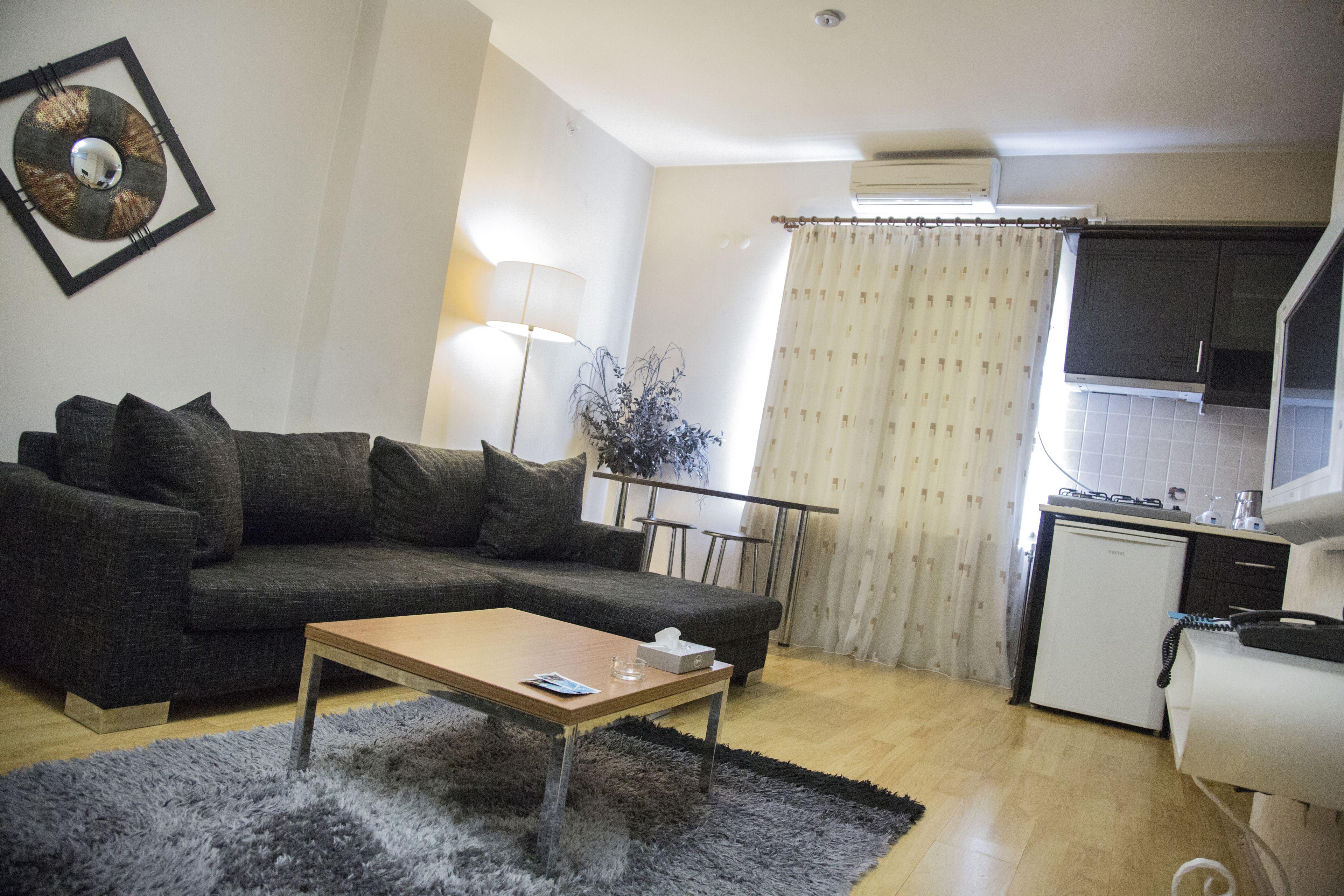 Airport Residence — Photos 1